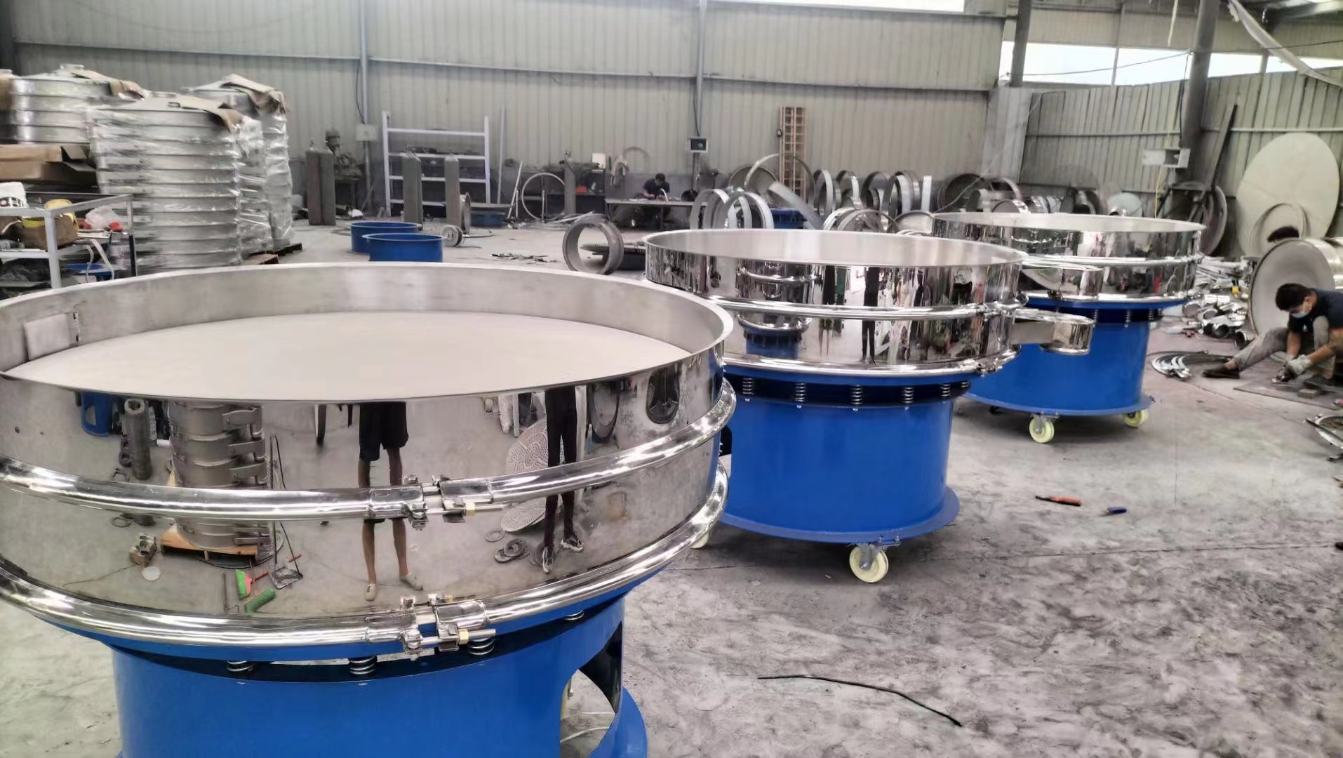 粉狀活性炭真空上料機(jī)配圓形旋振篩輸送篩分