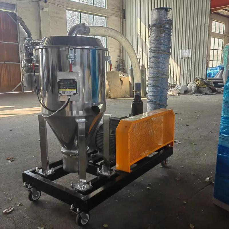 真空上料機(jī)又稱真空輸送機(jī),是一種借助于真空吸力來傳送顆粒和粉 - 抖